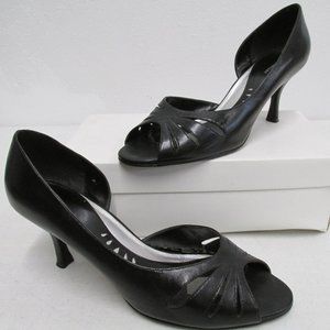 Naturalizer Pauline Kitten Heel Black Leather Women's Size 10.5M